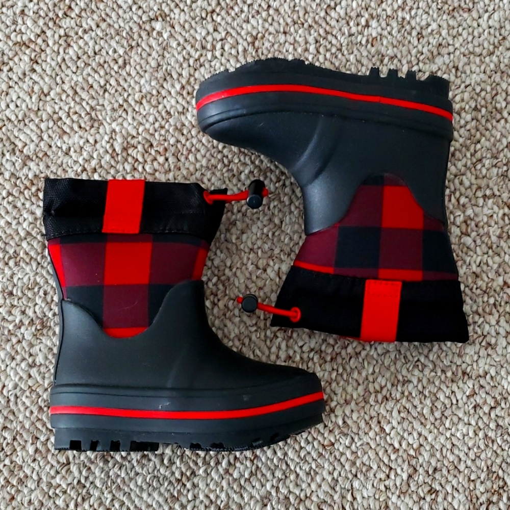 Cat & Jack bufflo plaid winter boots (drop)